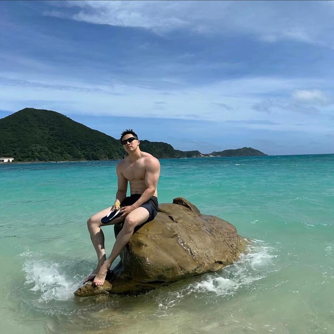 不生气多睡觉