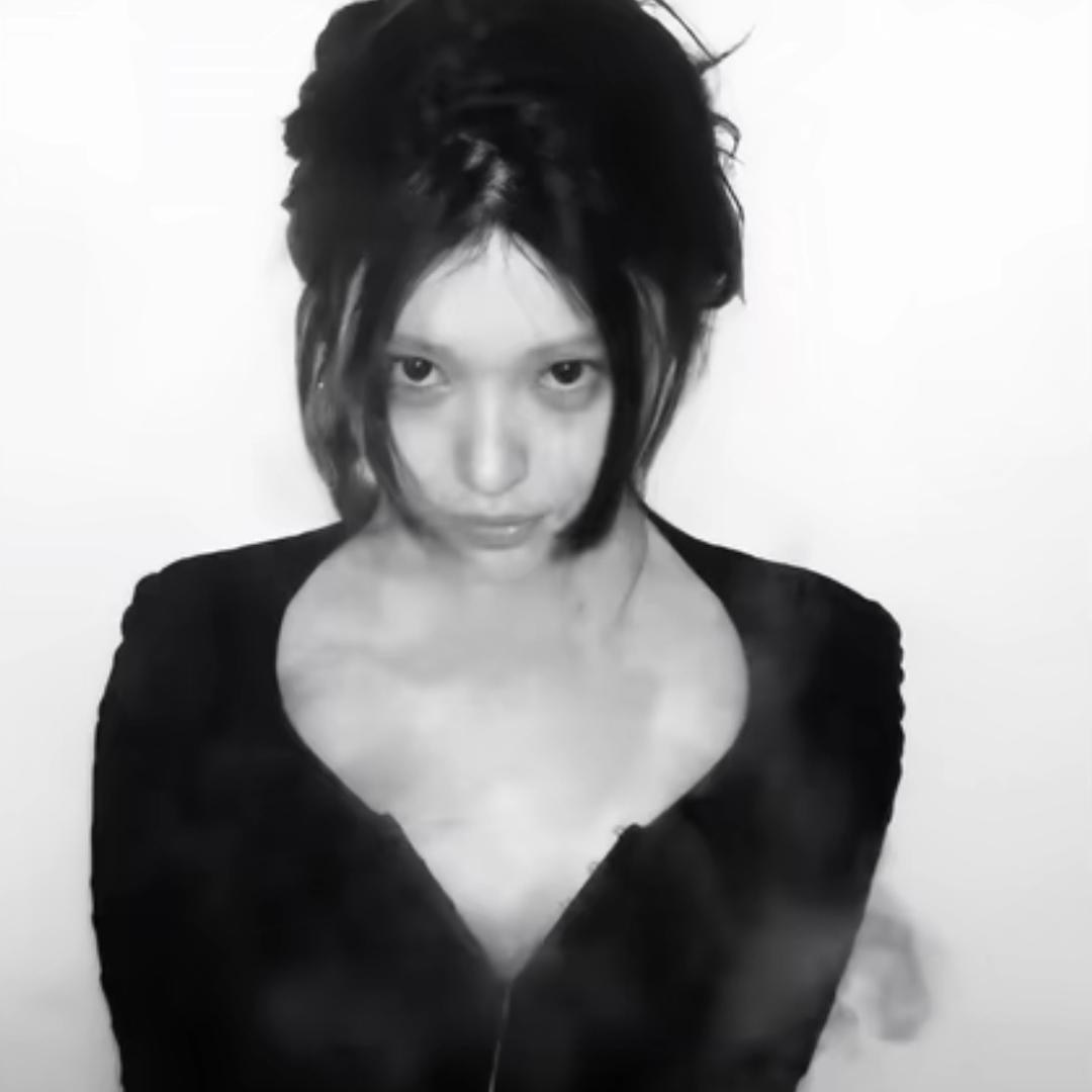 伊77777