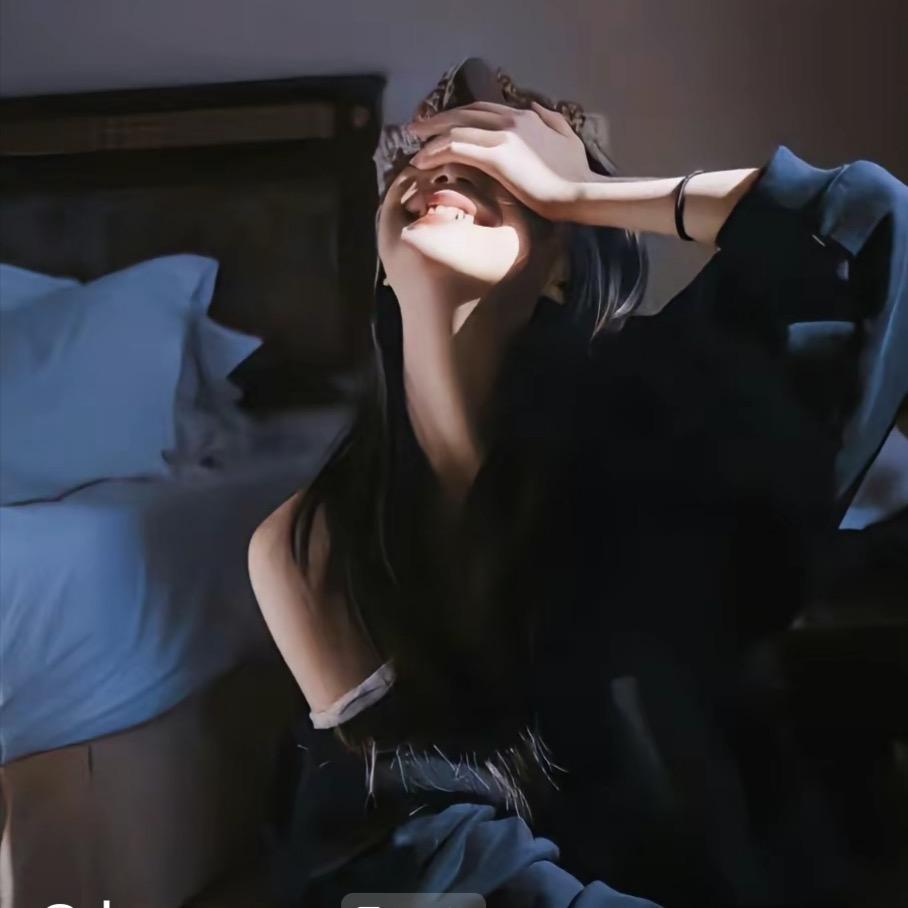 深白色