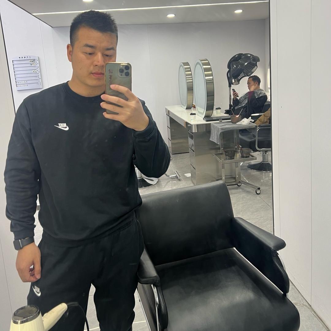 @路边摊男孩👦814
