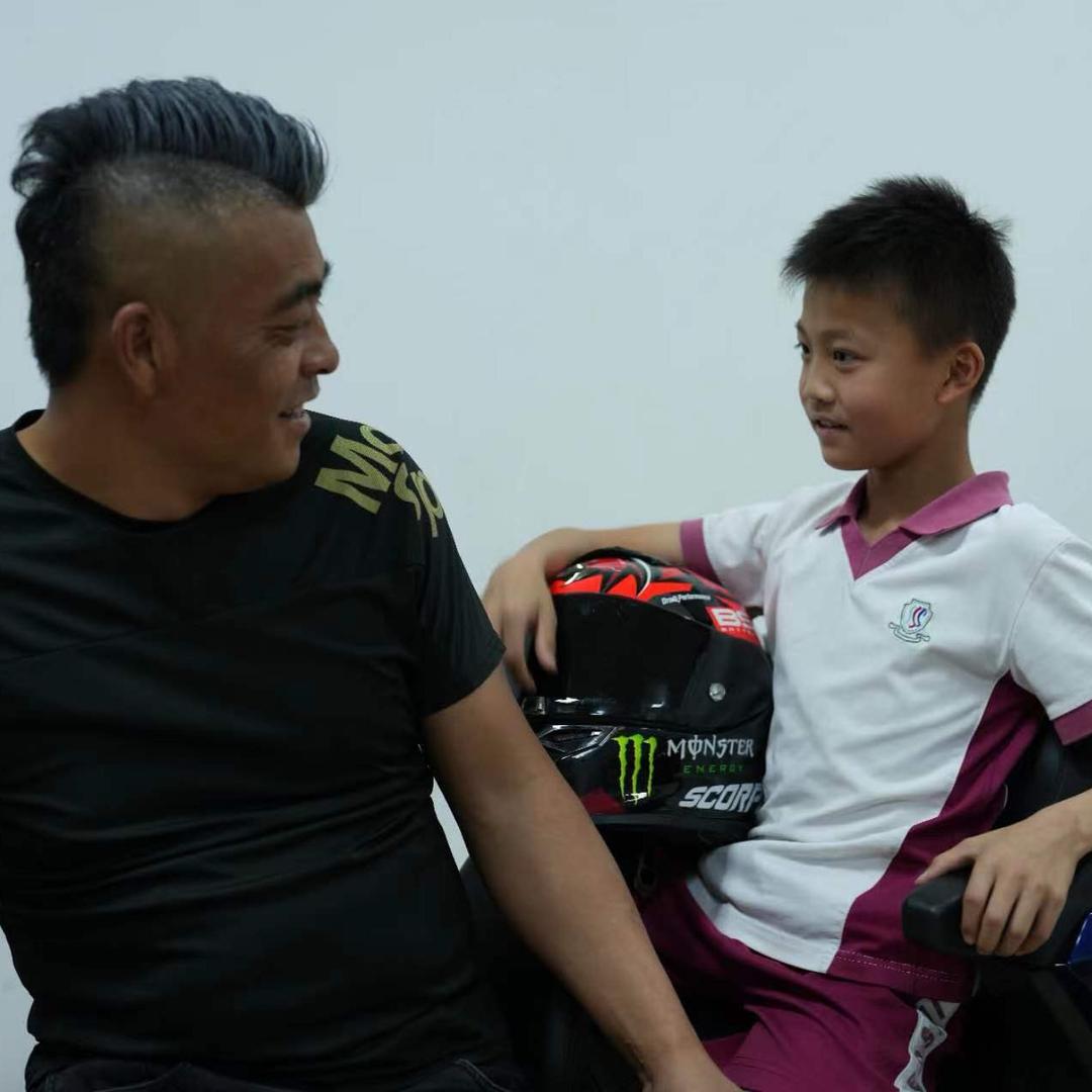 霆诺爸爸（2哥）