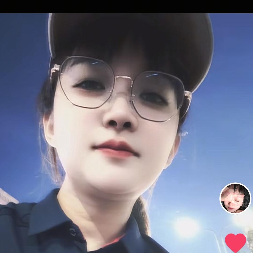 叫老姨。
