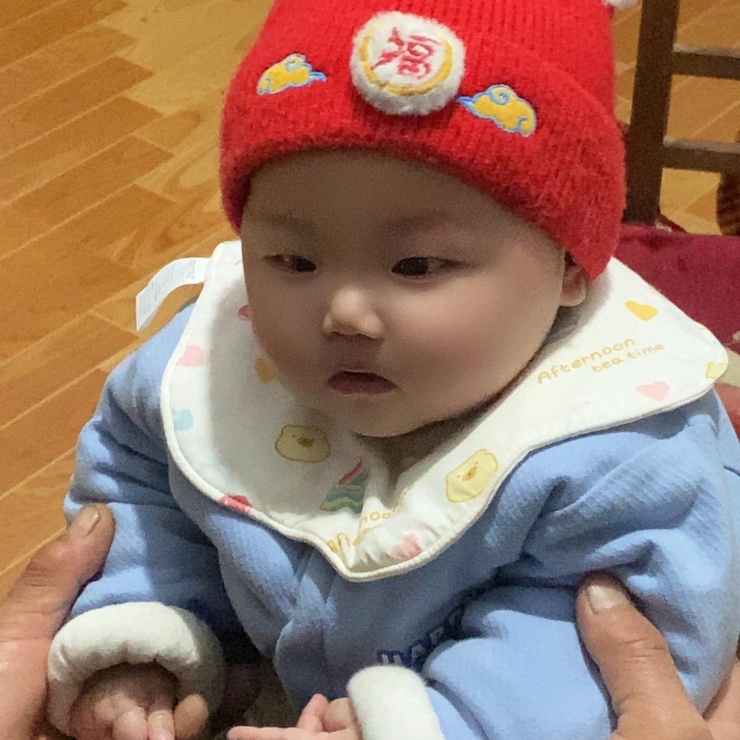 佩佩（在带娃）