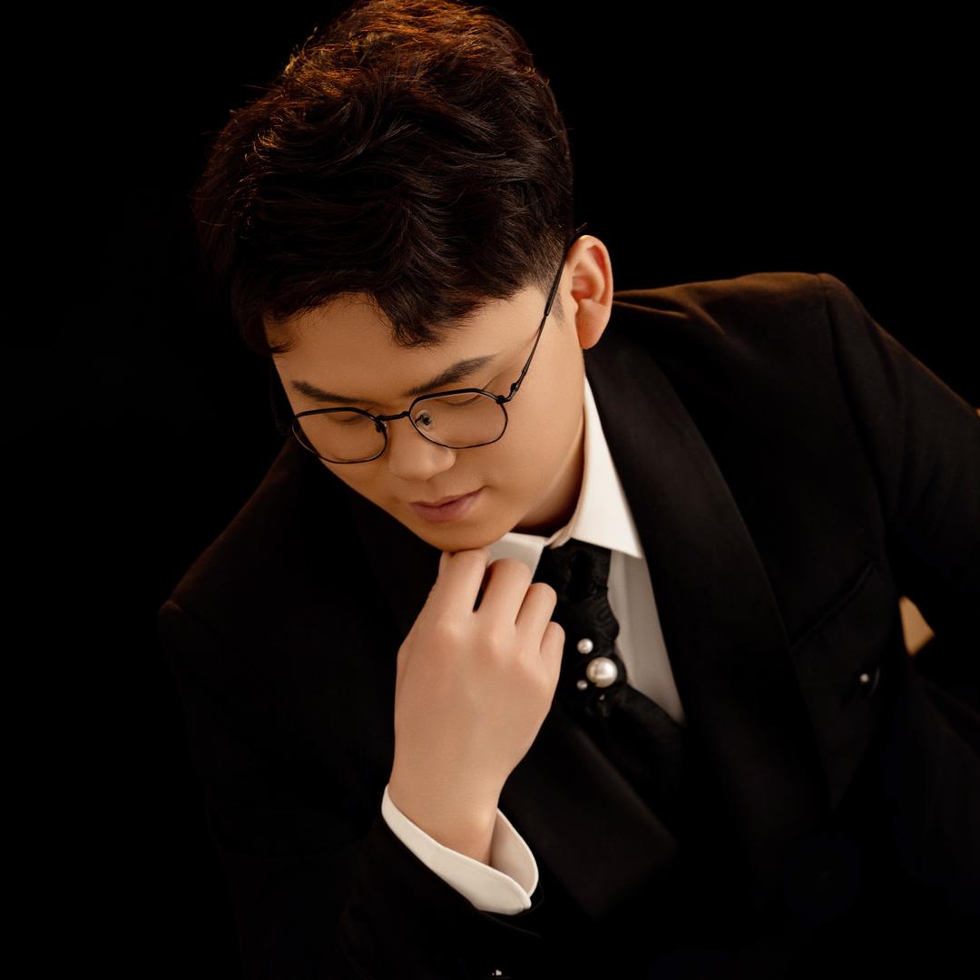 安龙国潮男发峰哥