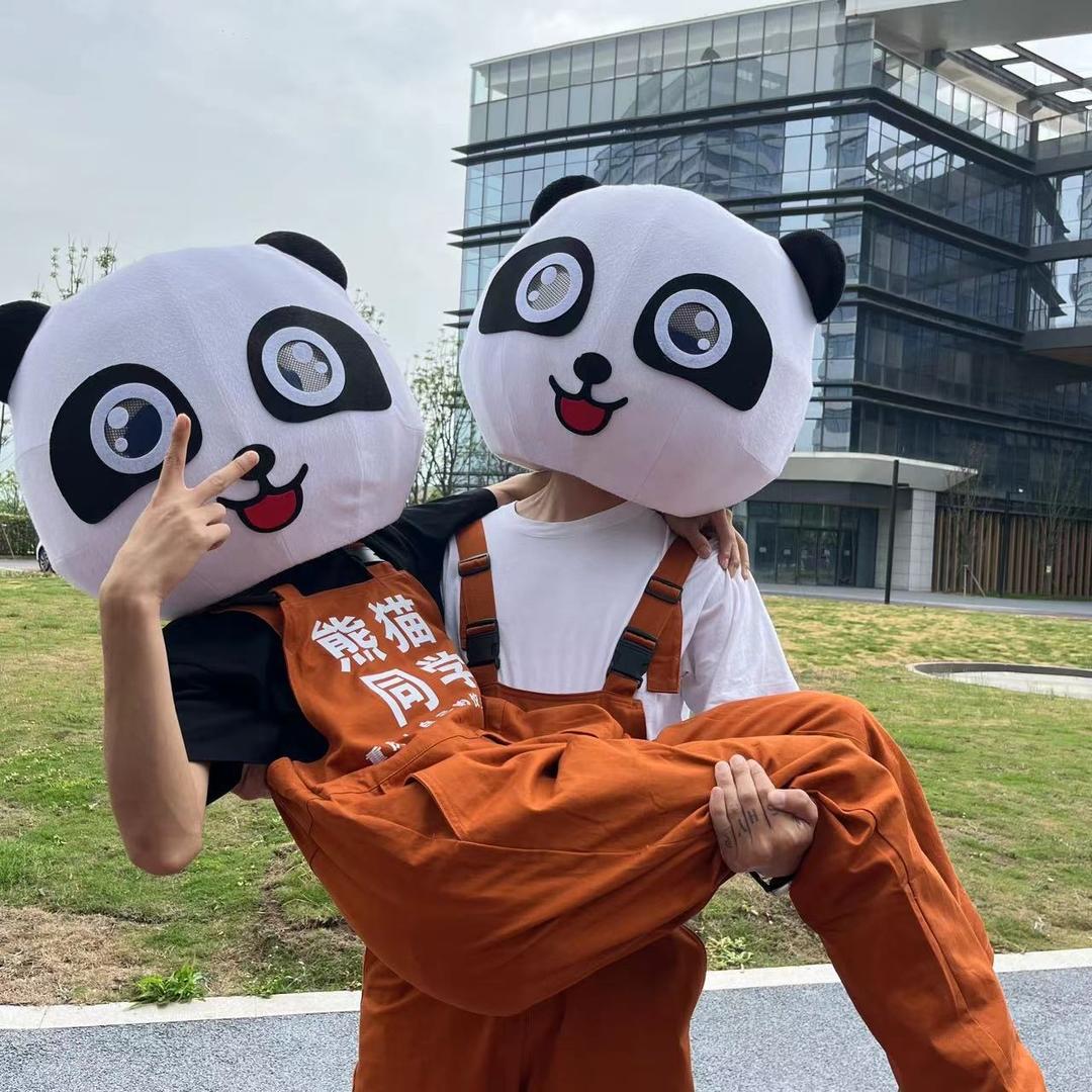 熊猫同学欣宝