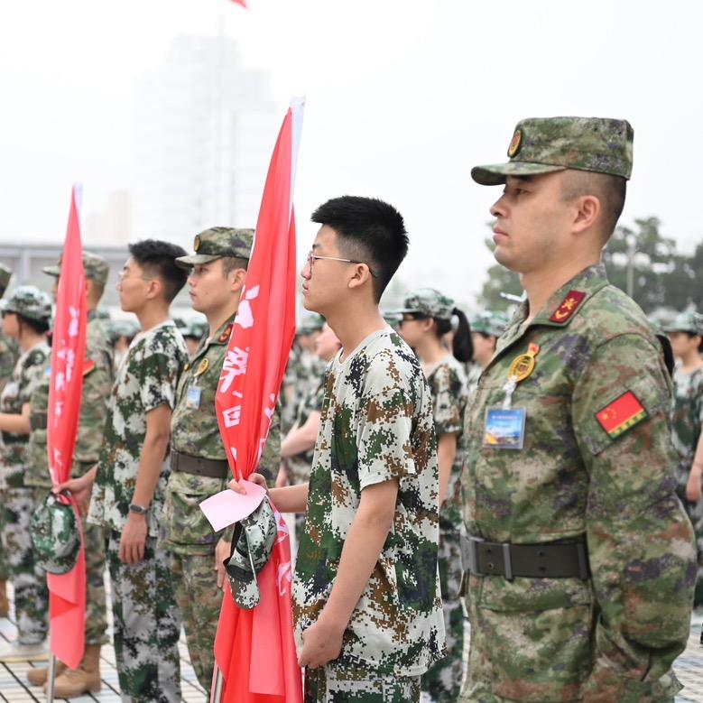 柏登国（吕良镇三园村）