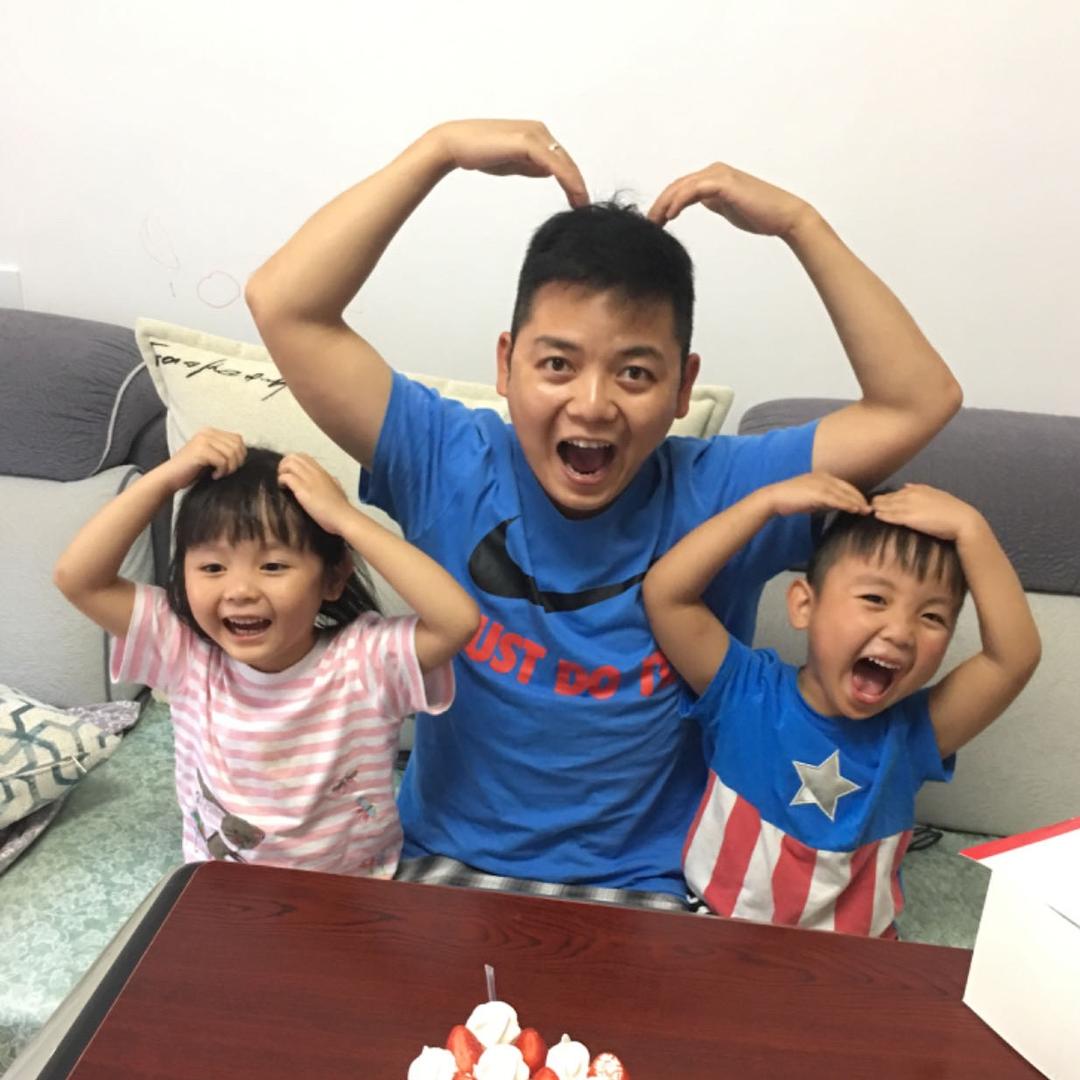 日暮烟雨草萋萋