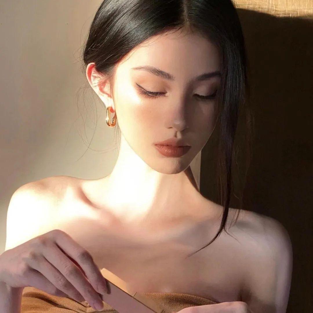 Ms.Lei.