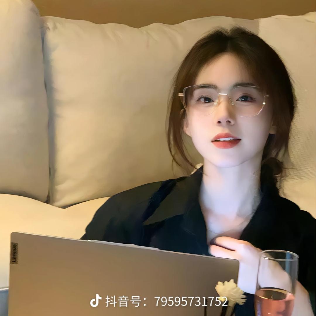 库里斯服饰