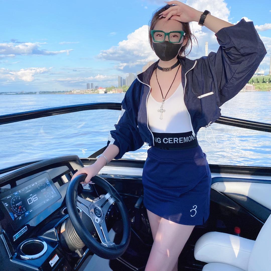 Laura乔