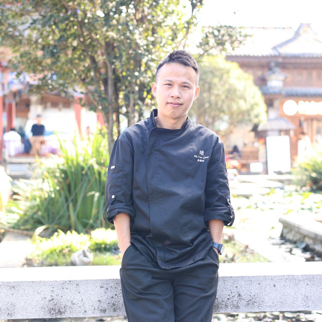 粤  式  啫  煲 啊 强