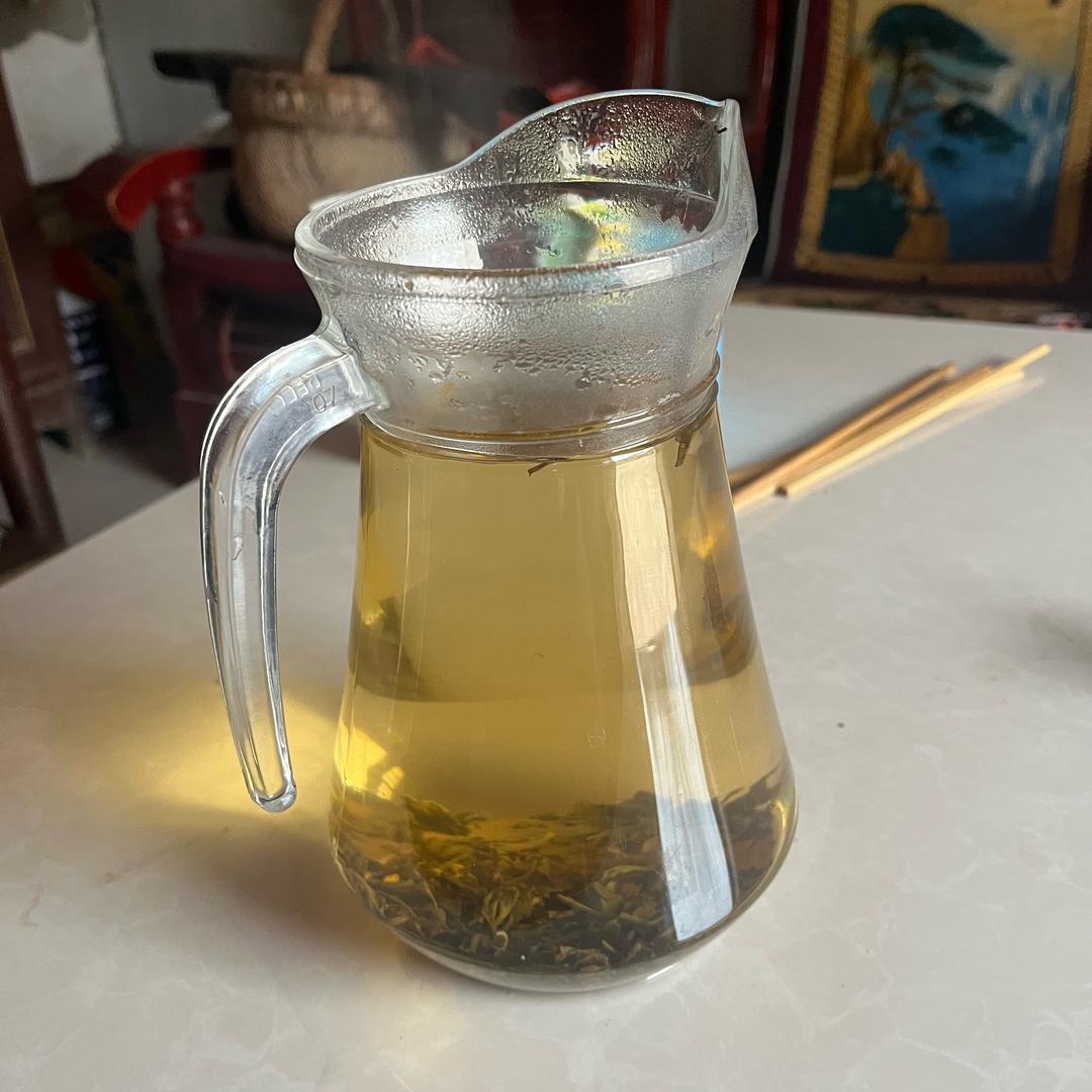 裂开水壶 　　　　　　　　　   ╲