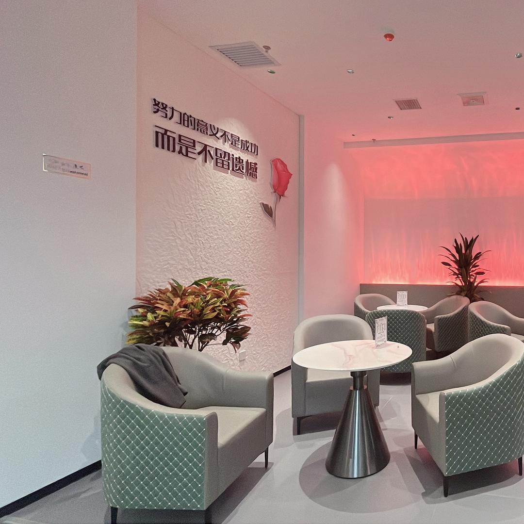 安顺学院北门漫吧