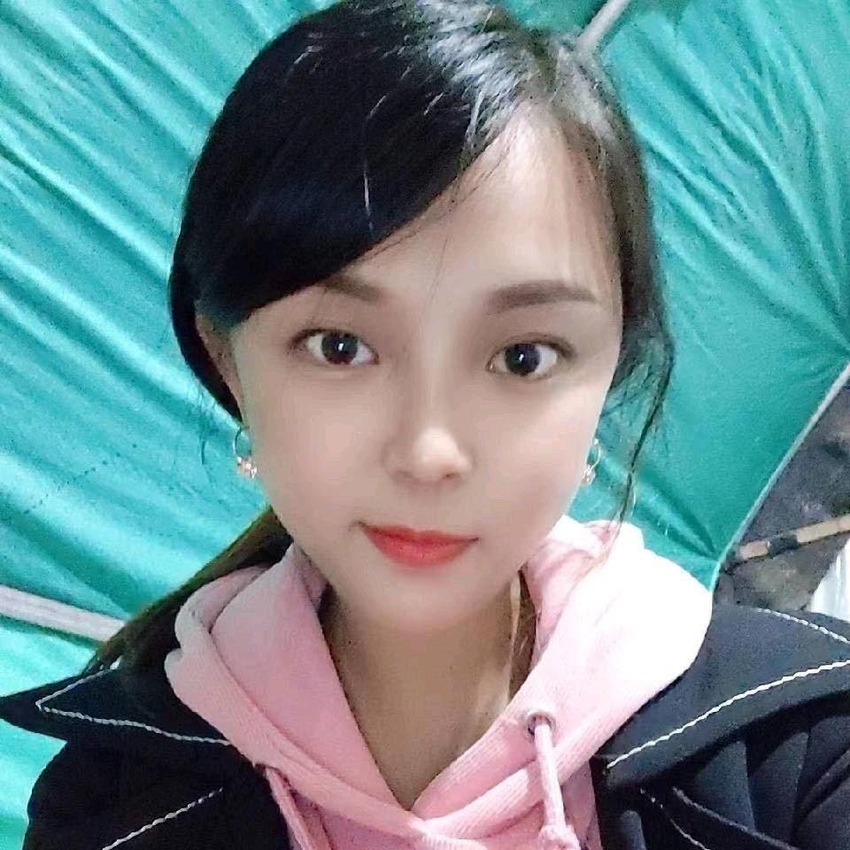 淡定的草莓小妞🍓🍓🍓🍓