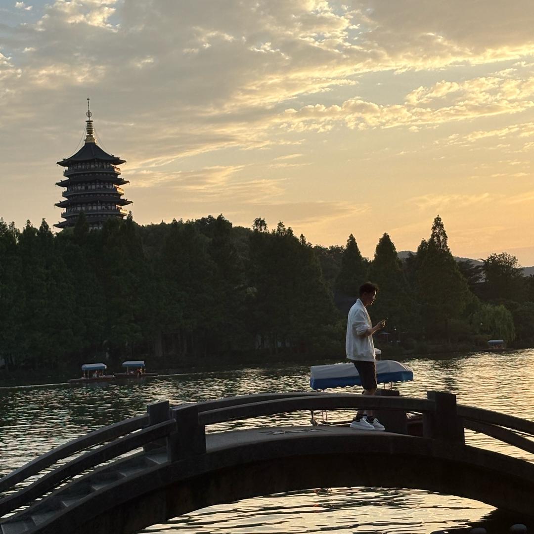 不亮灯的街