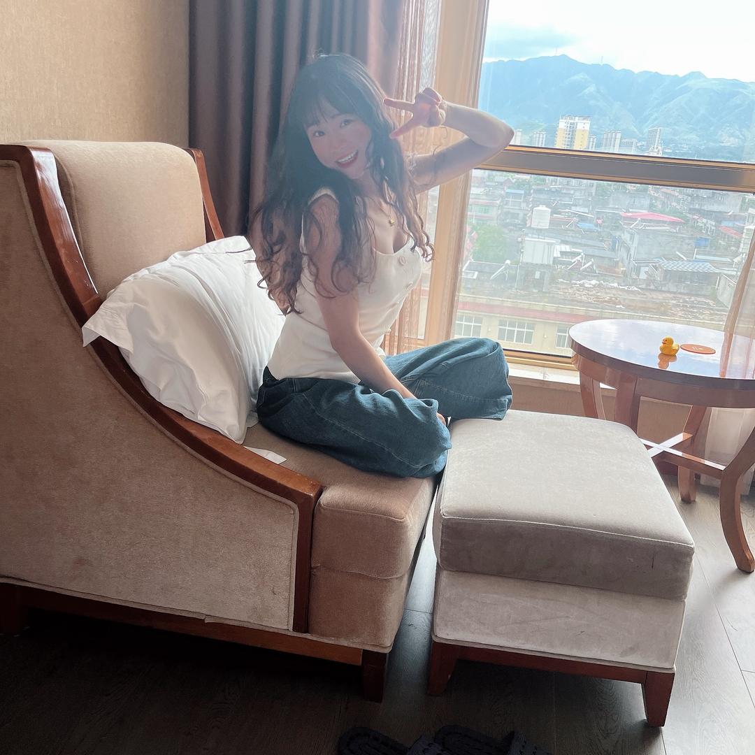 婧