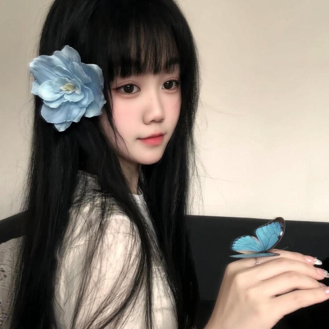 美女也会ᵉᵐᵒ