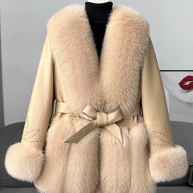 慕蓝芬雪服装二店