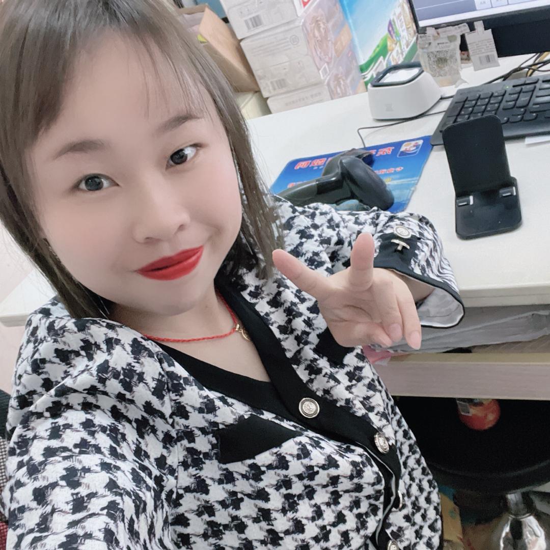 小🍒拾ℛ꧔ꦿᩚ࿐: এ᭄浅笑不