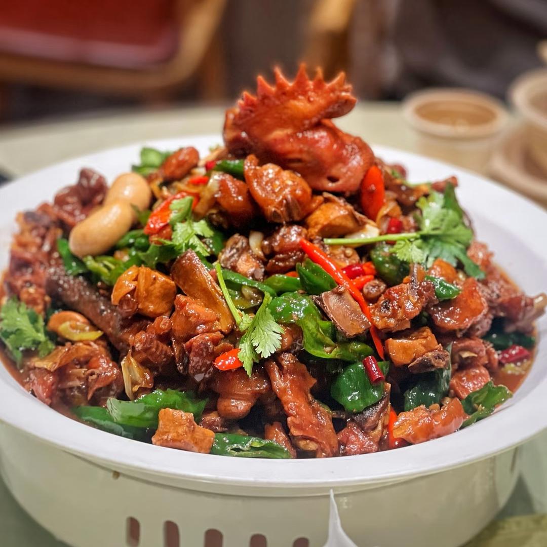 鸿运炒鸡酸菜鱼