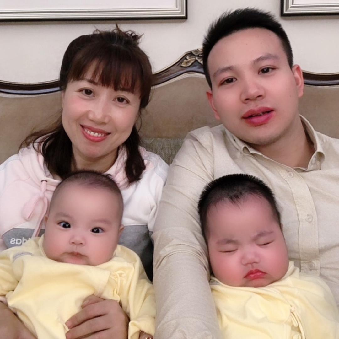美美夫妇生下双胞胎