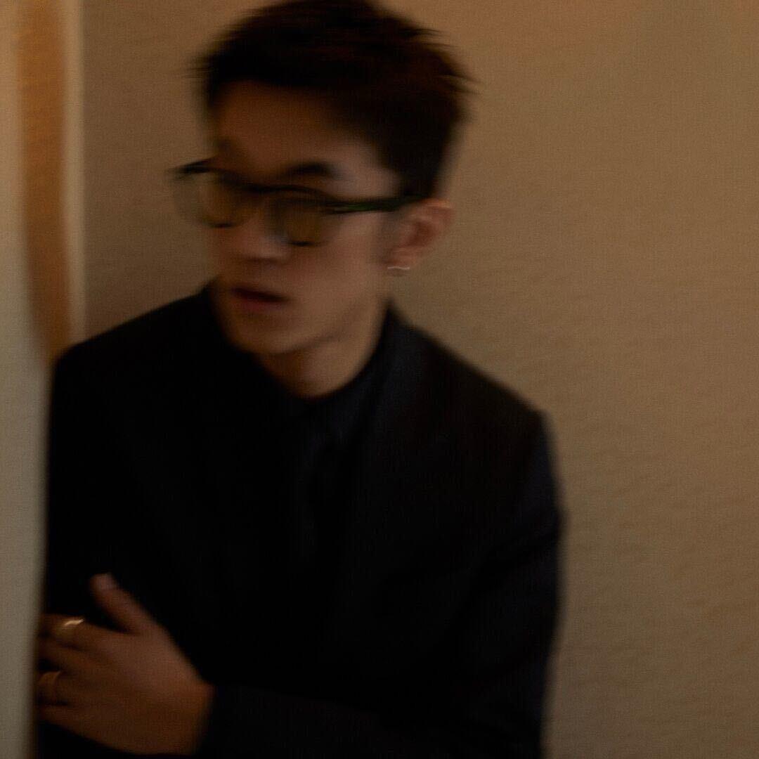 不再.