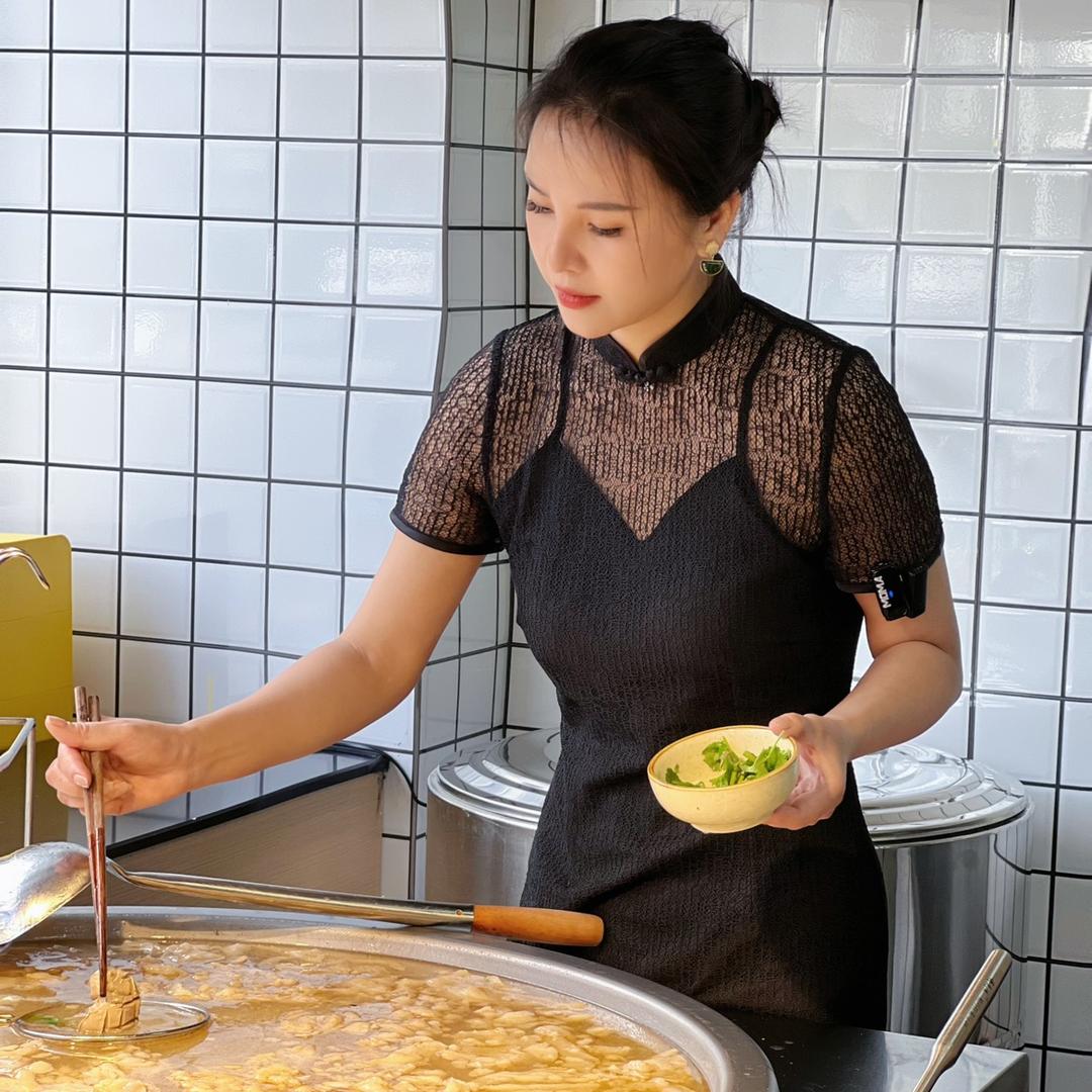 荣膳荷餐饮管理