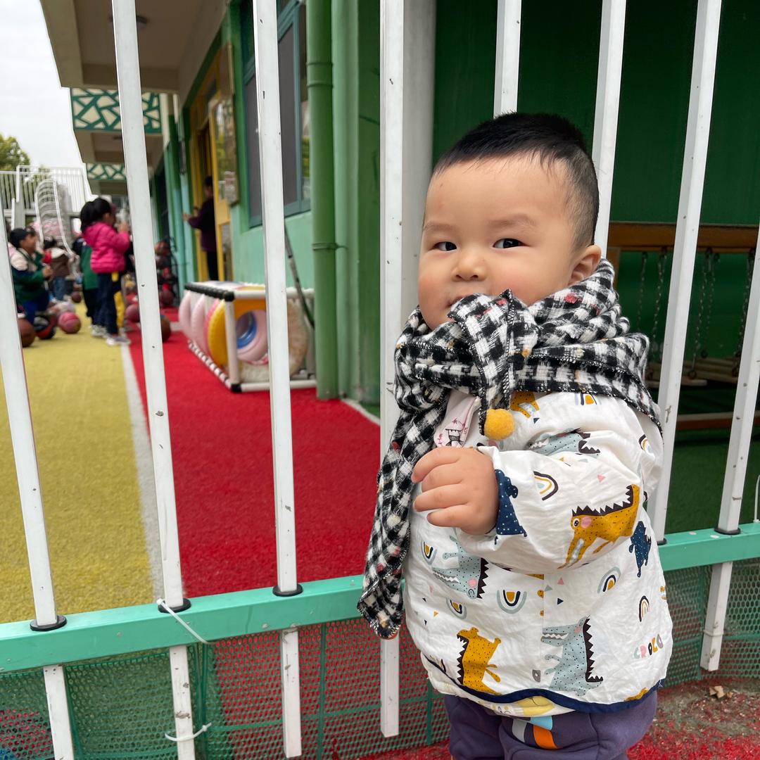 赛雪欺霜三宝妈