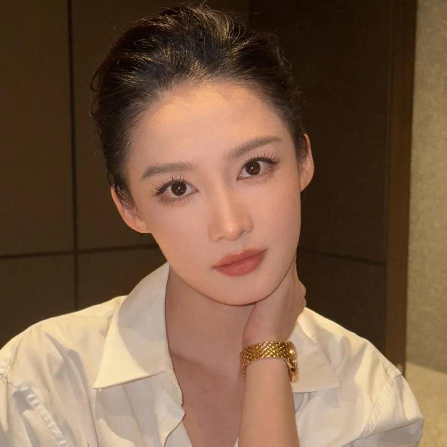 菠萝你个叉烧包