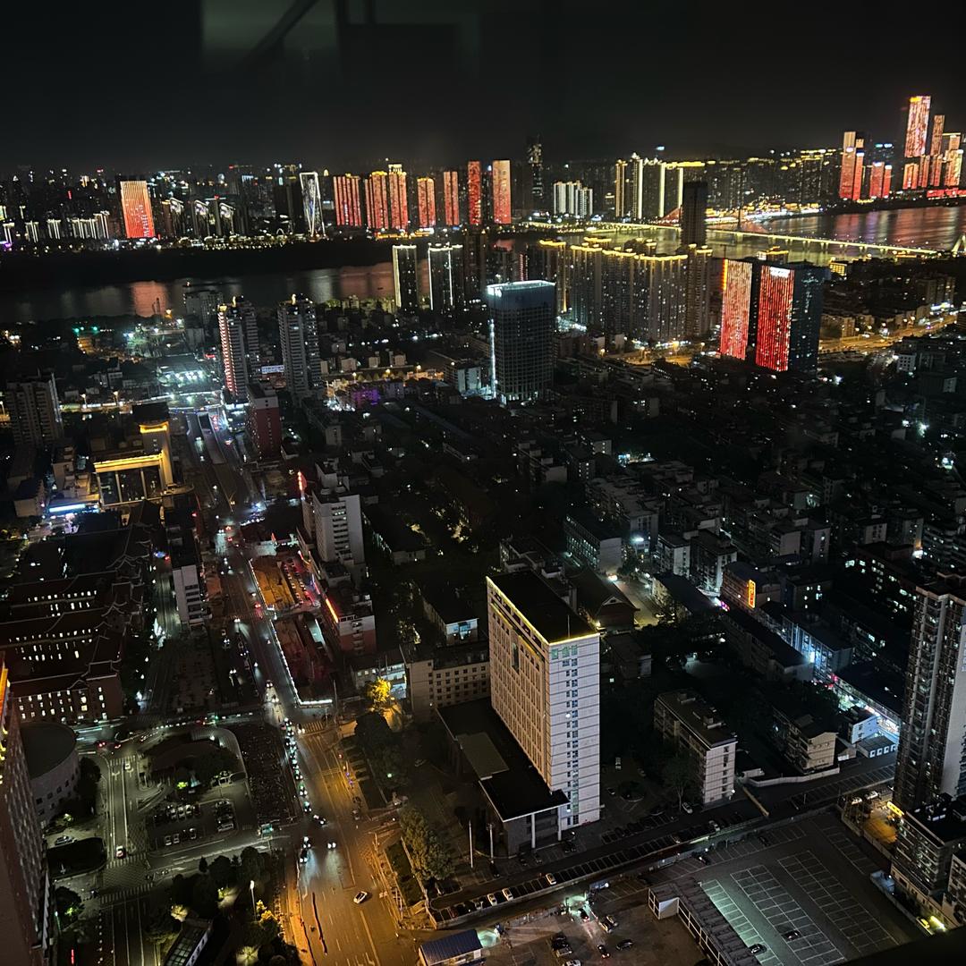 哼哼