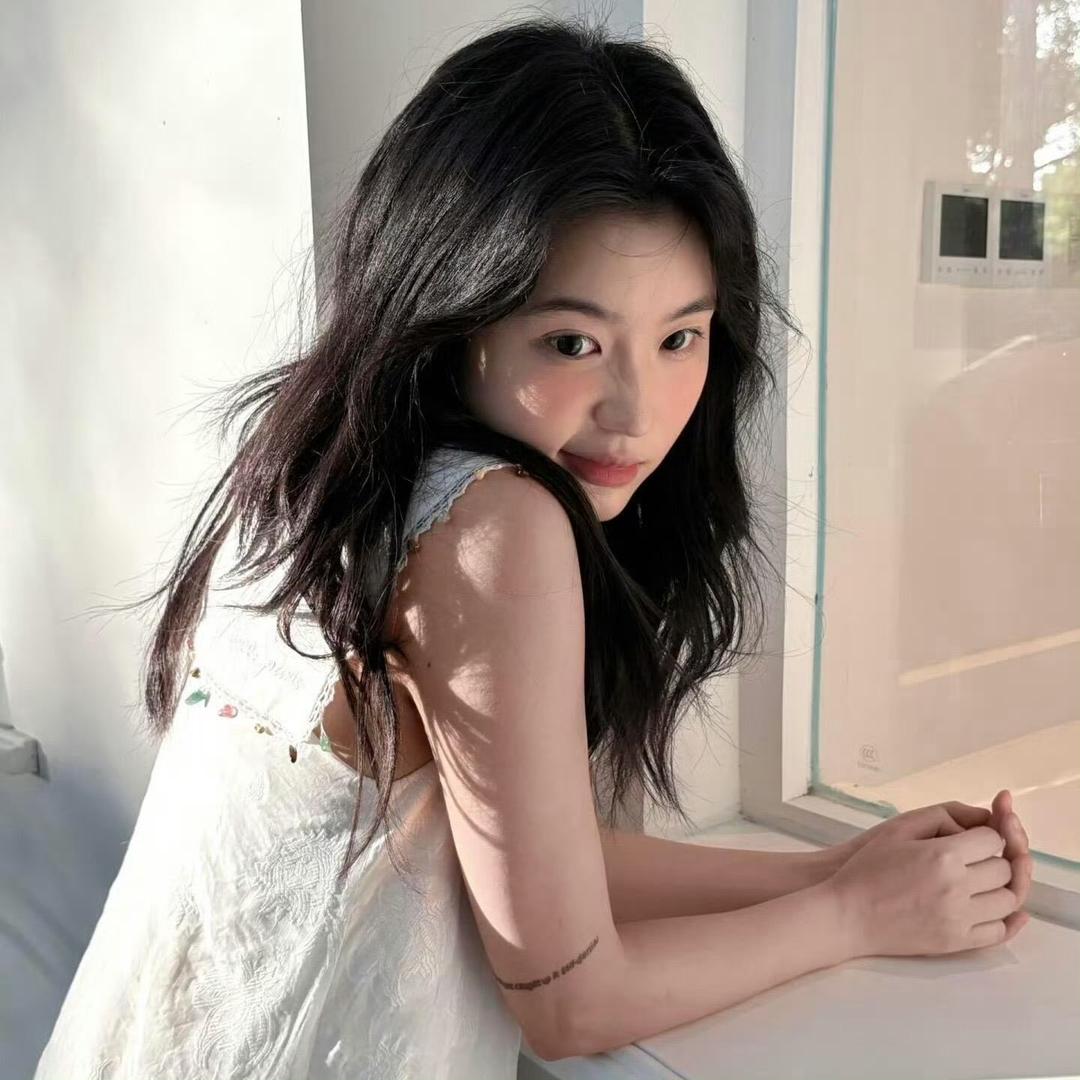 张妮妮.