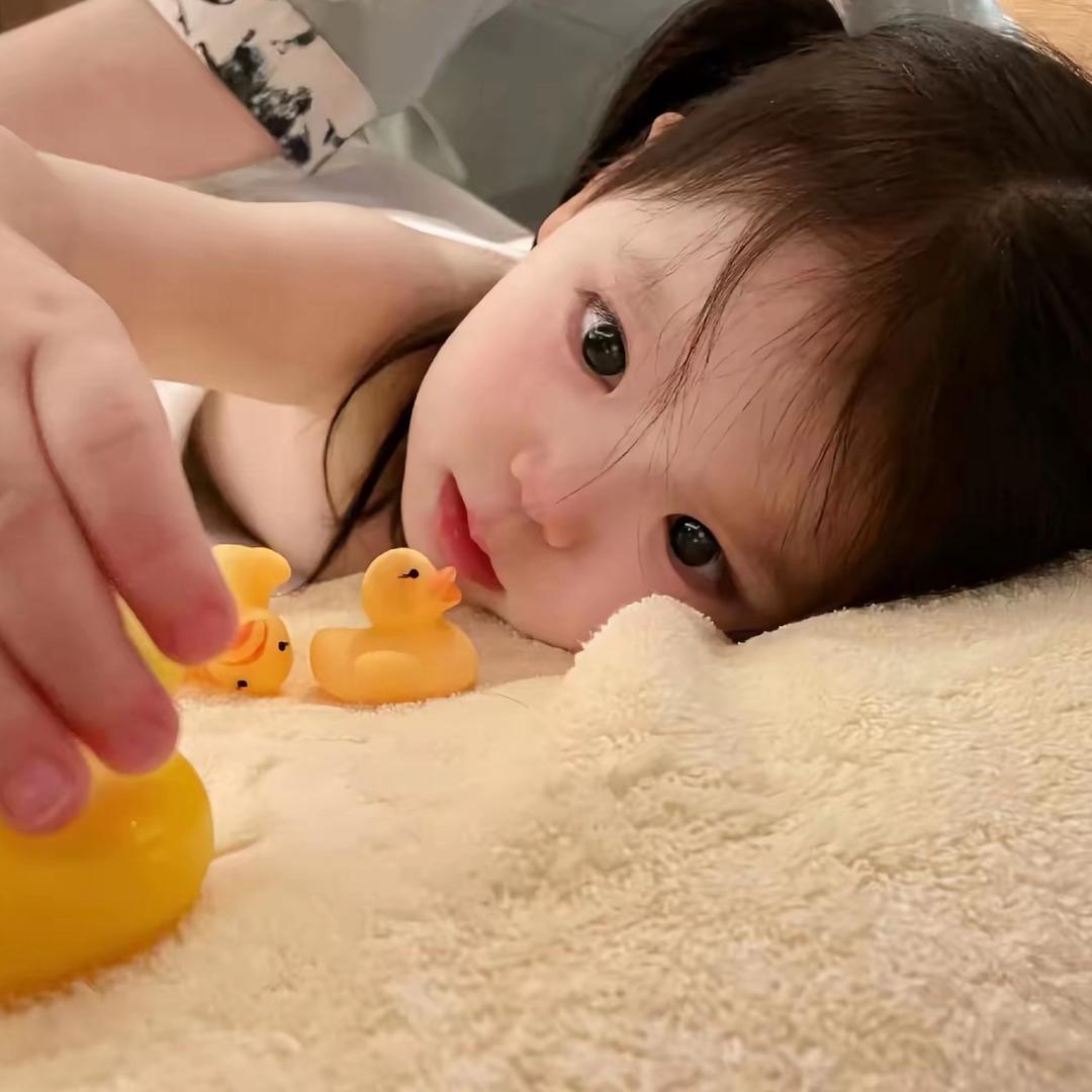 别捏我脸-