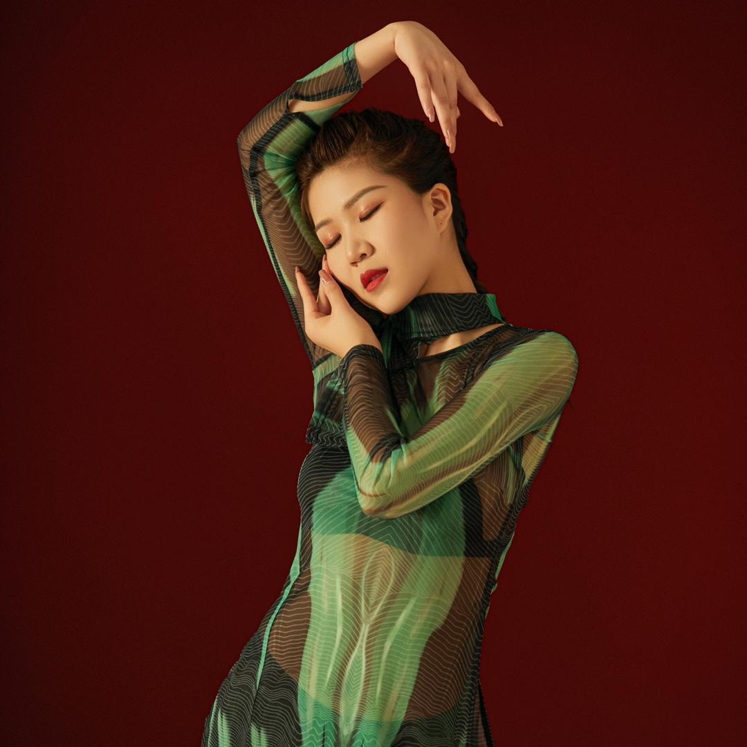 舞灵甜甜老师吖