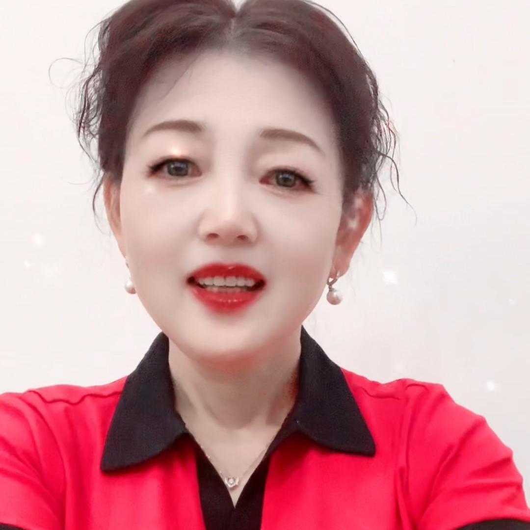 美姐（每天晚上7点18分直播）