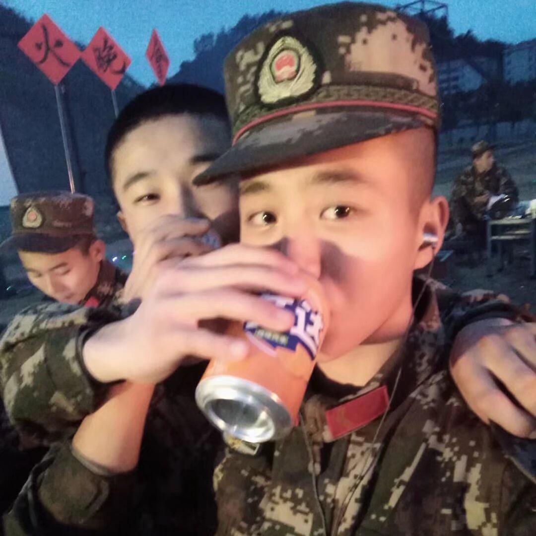 自律的小严教官