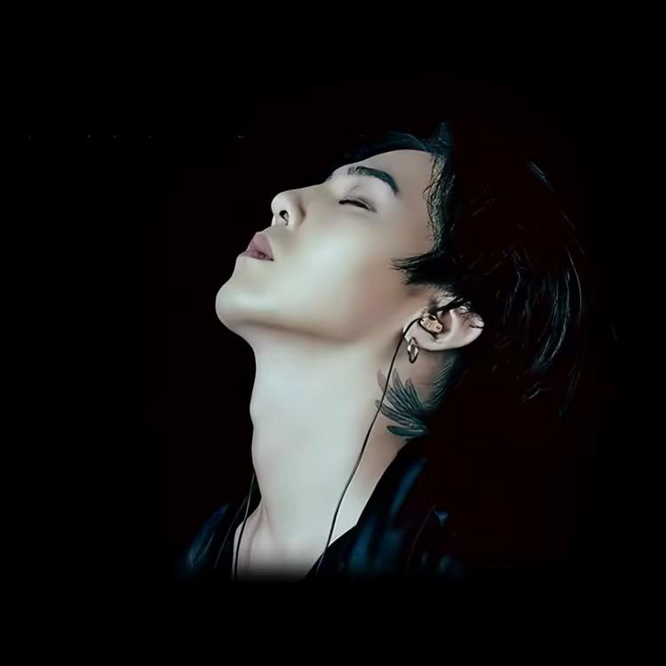 权志龙권지용G-DRAGON🌼