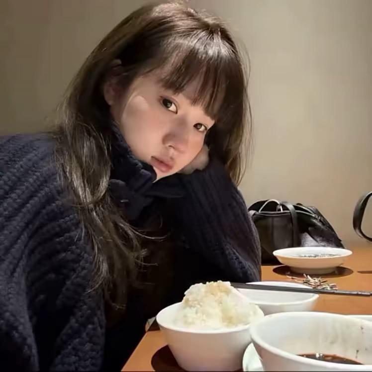 肉肉.