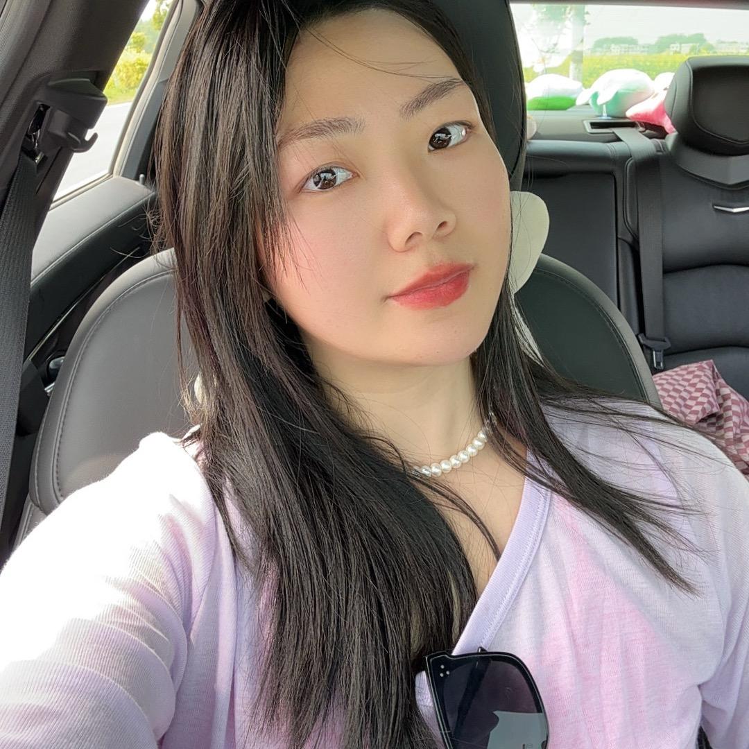 蕾小姐