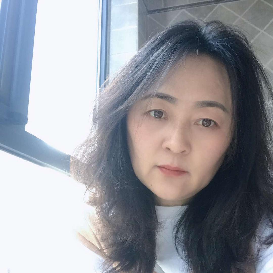 德尔地板万能姐姐