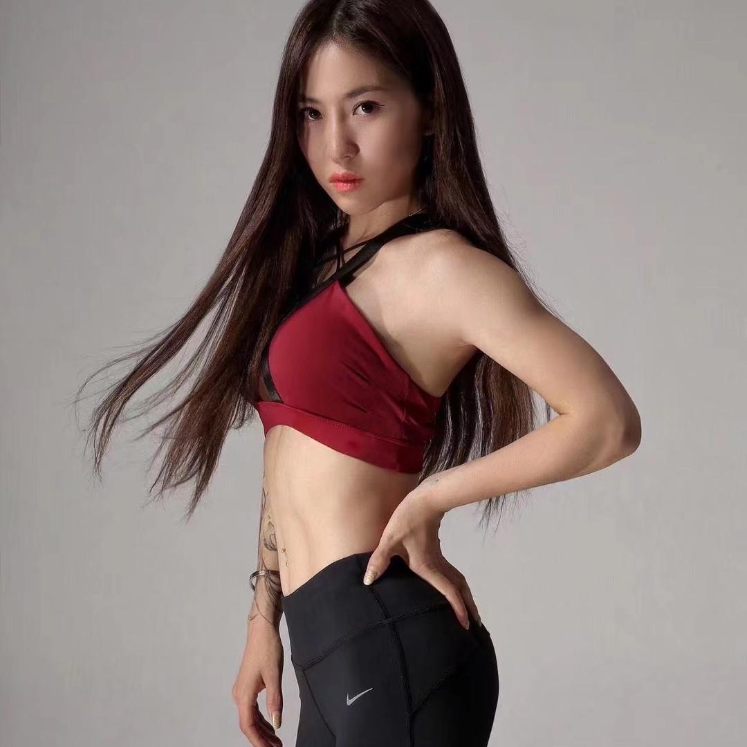 龙威健身训练营.