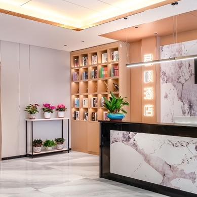 君顺酒店（南宁狮山公园邕武立交店）