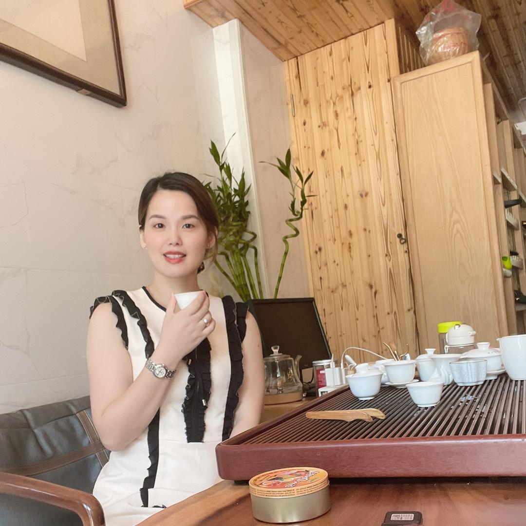 洪小姐