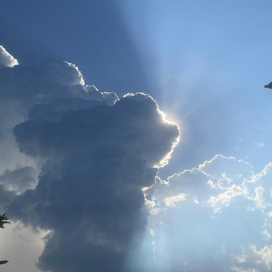 不加糖的咖啡有点甜，