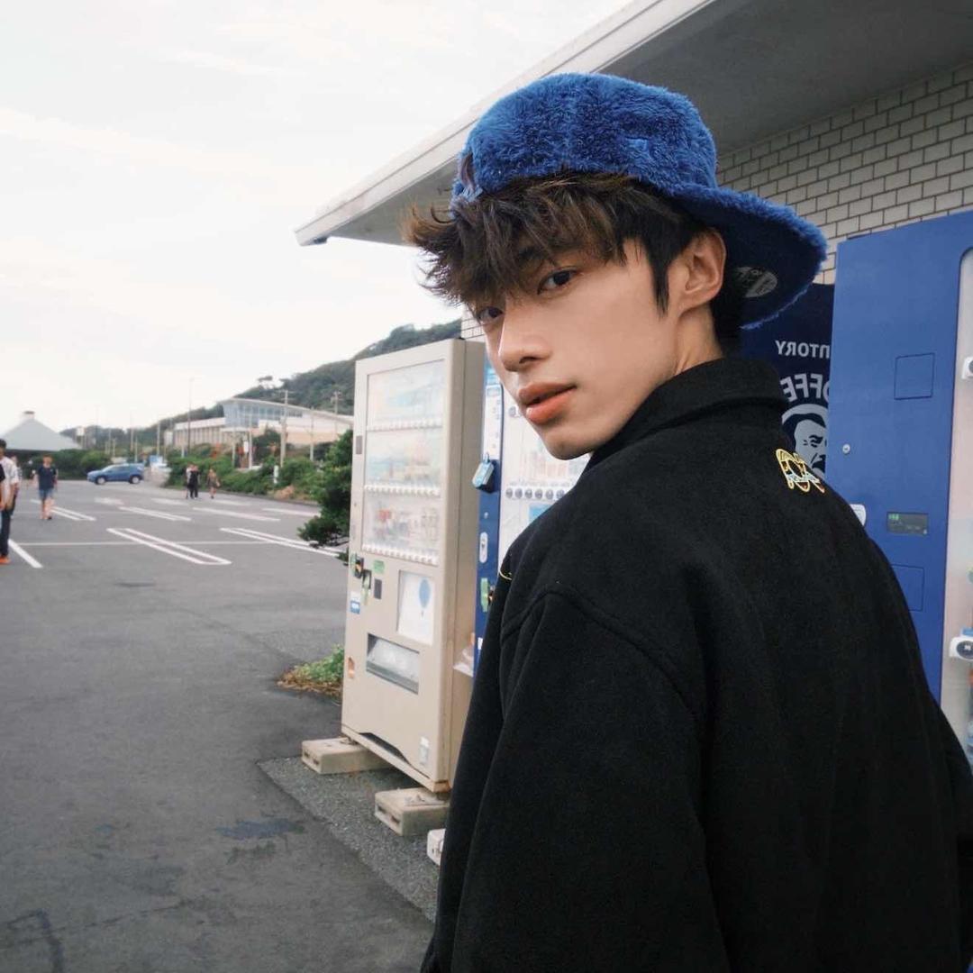 ᠢᠳᠡᠷᠡᠭᠦᠨ