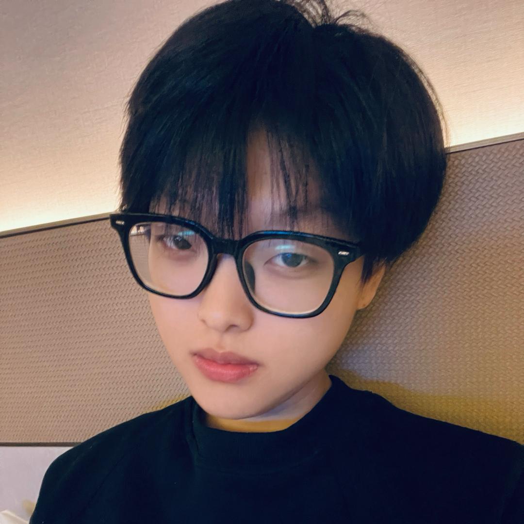 小e