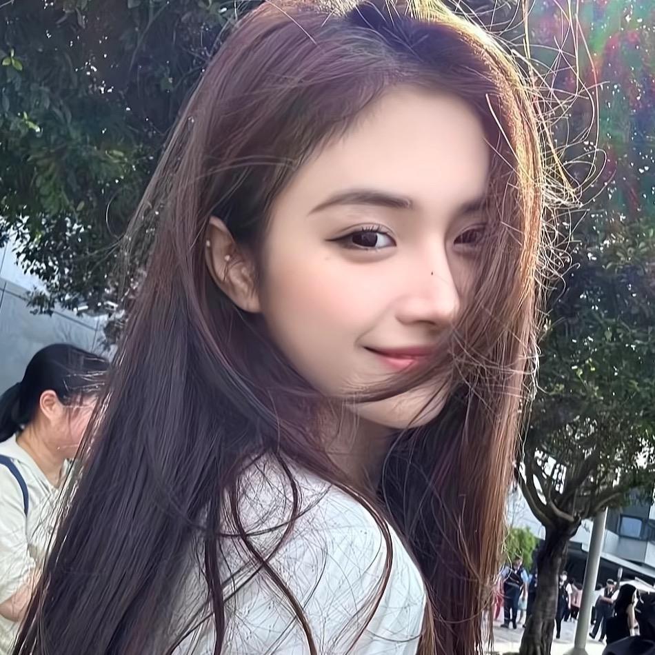 李甜甜.