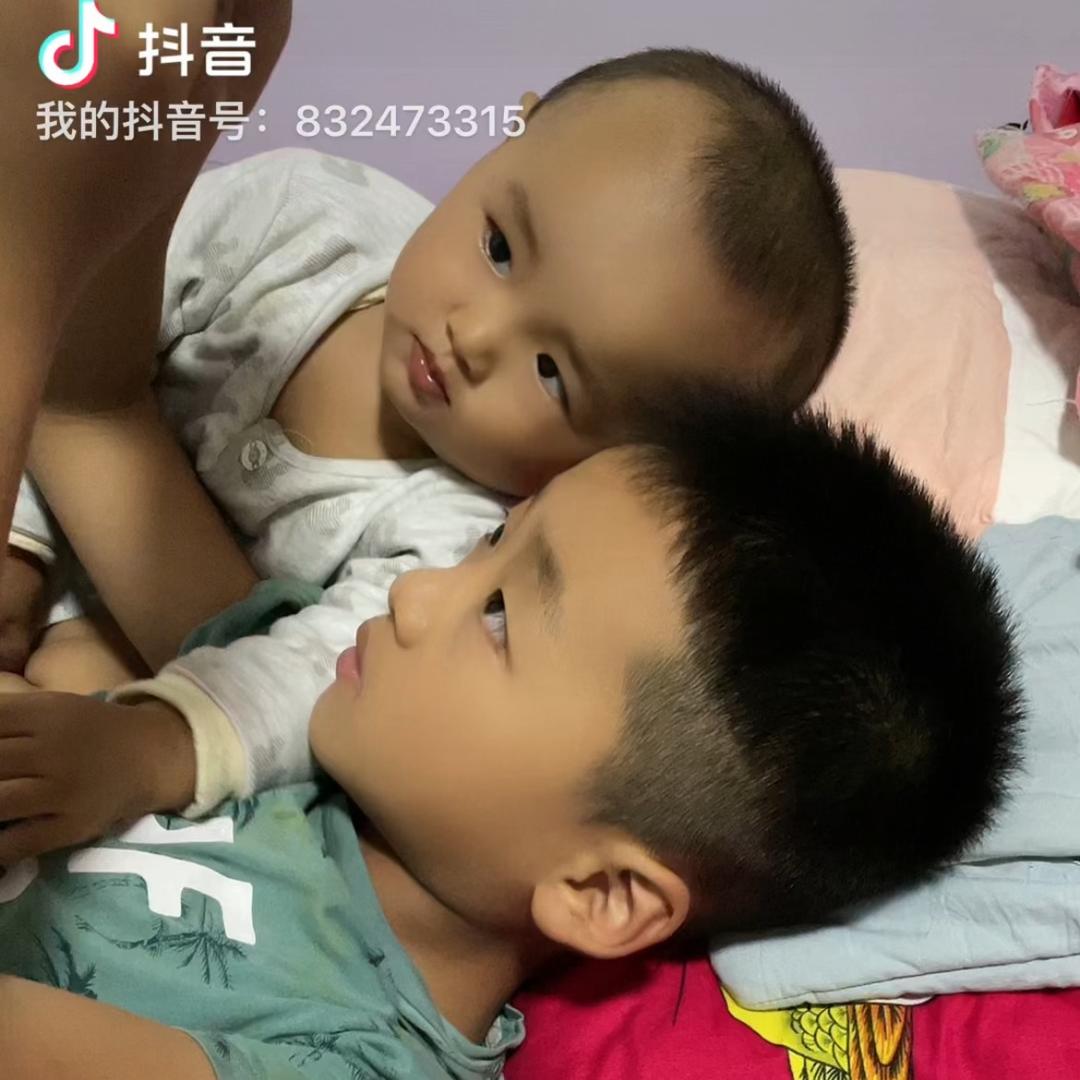 浅浅一笑💋💋