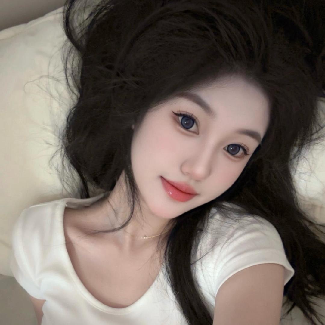 伊伊.