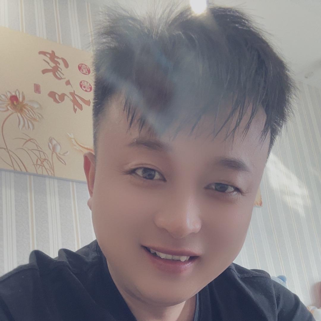 冒着敌人的炮火
