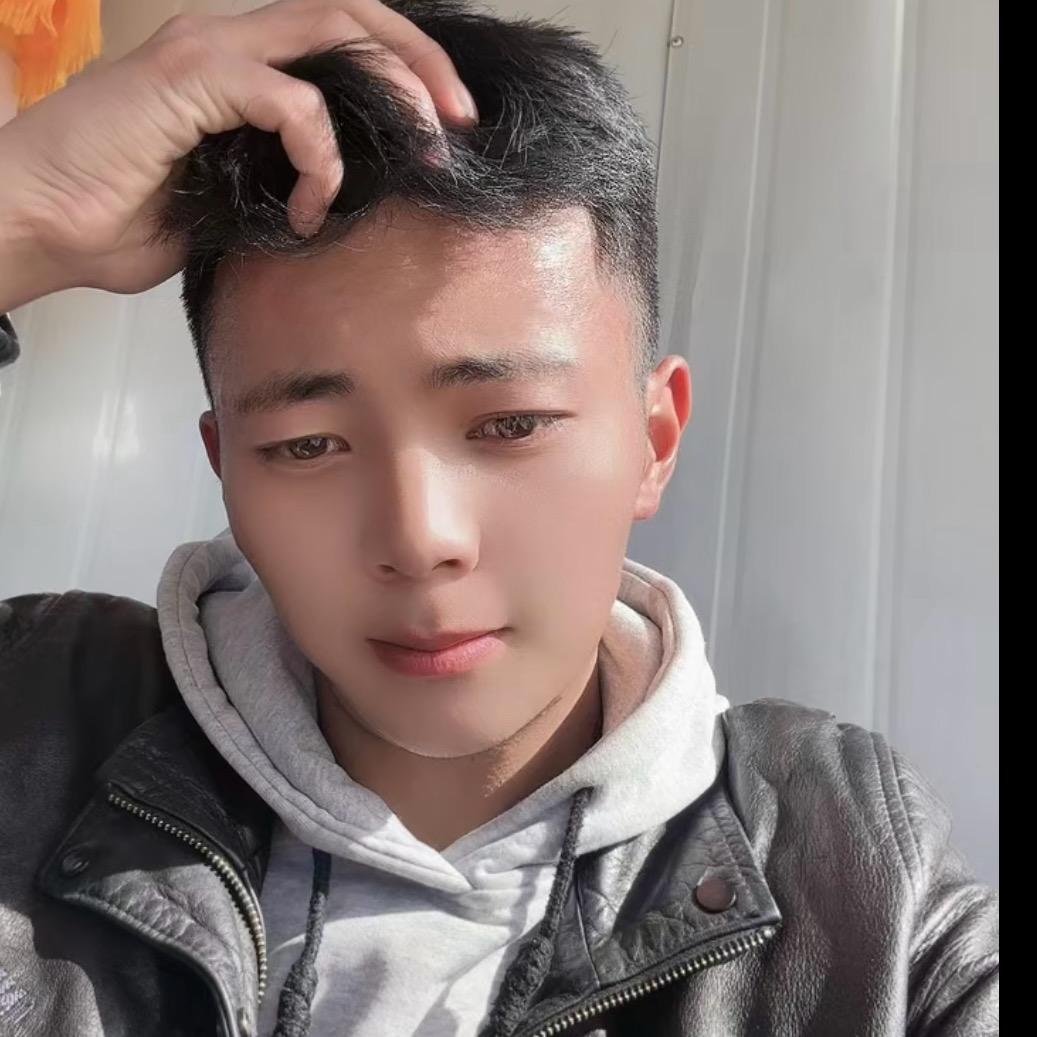 欧多次仁